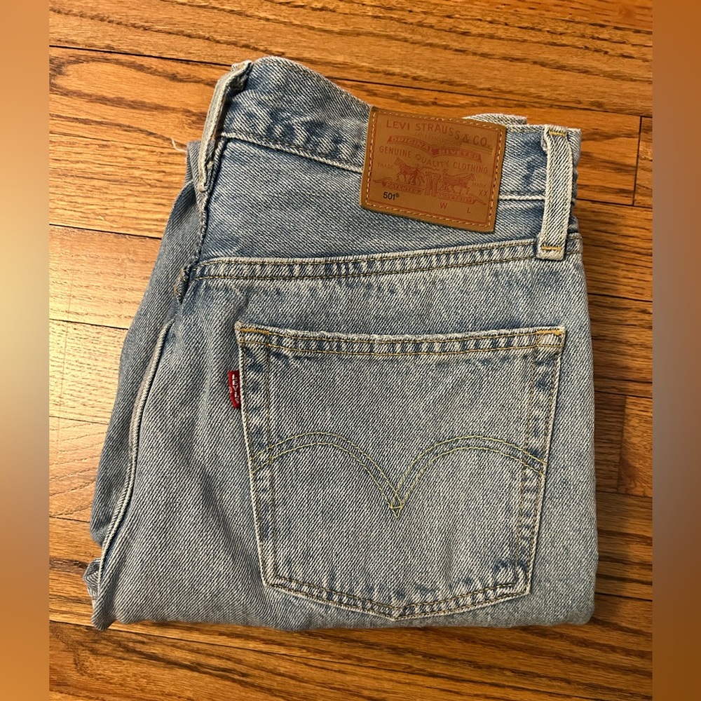 Levi’s 501 Original Fit Women’s Jeans - Picture 2 of 14